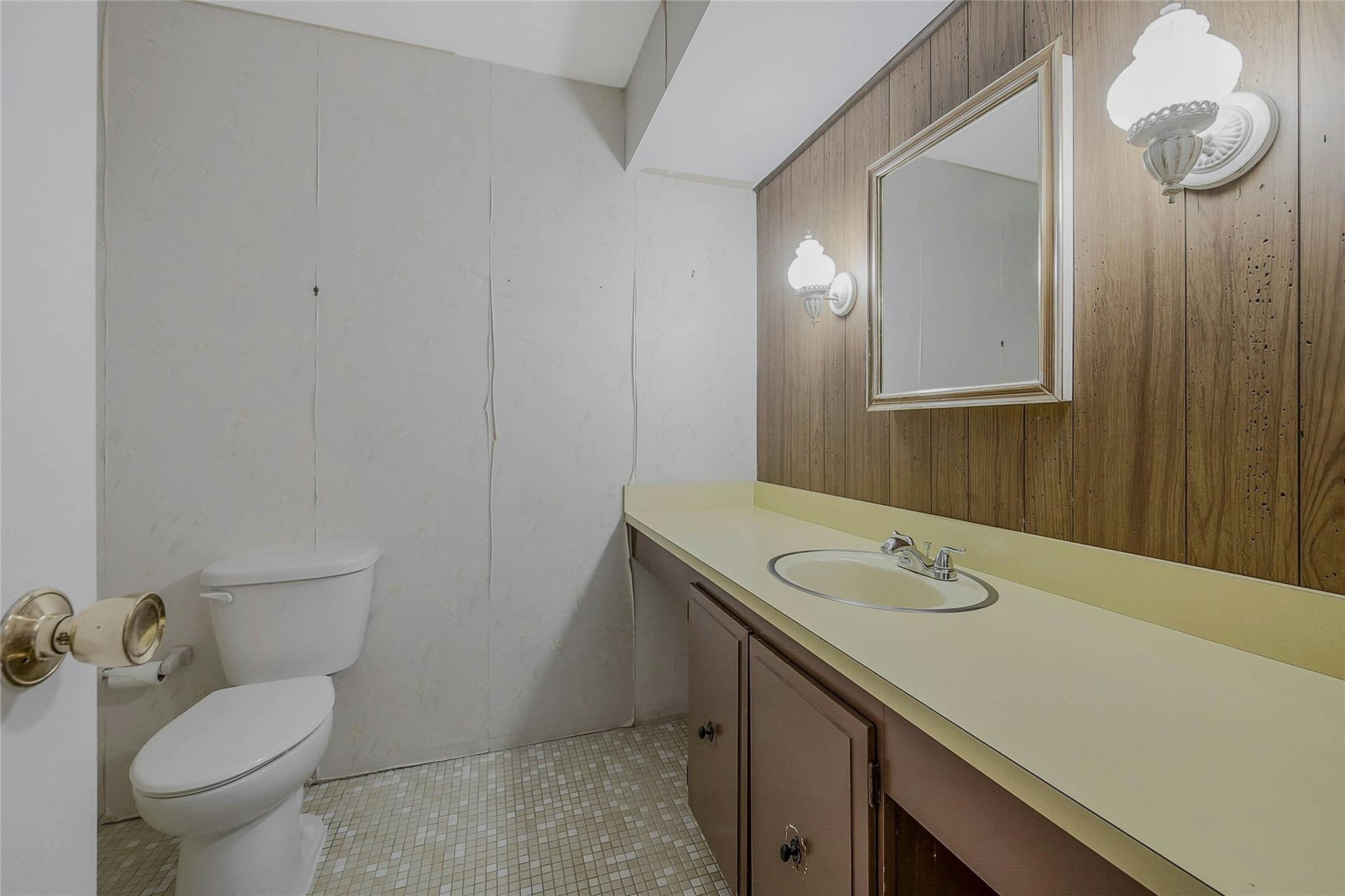 4 Thornwood Circle, Setauket, New York image 16