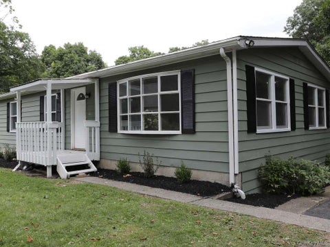 Mobile Home For Sale - 8 Victoria Lane<br/> Dutchess County, Beacon, NY 12508