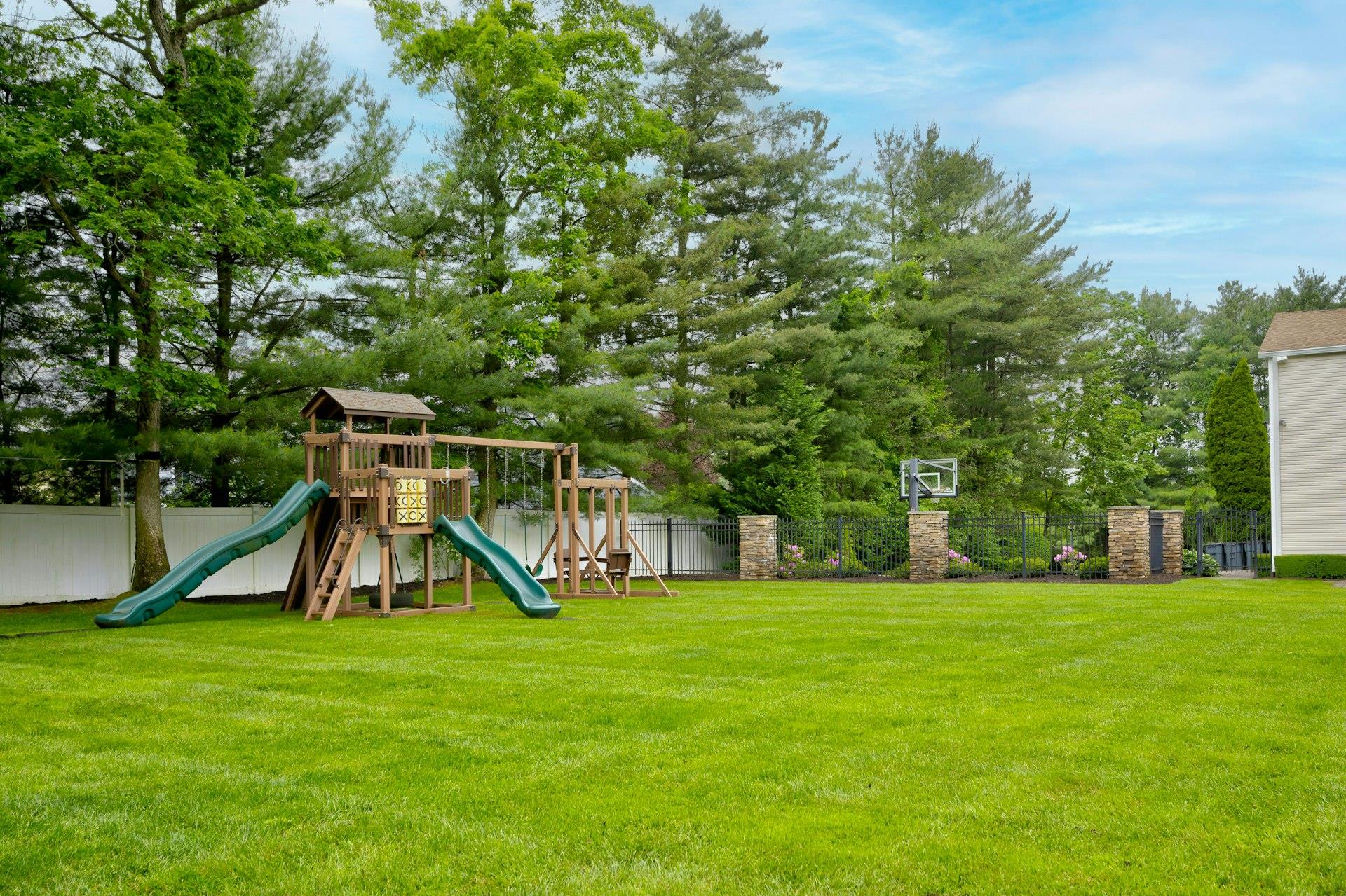 2 Maize Court, Melville, New York image 33