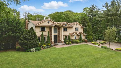 2 Maize Court Melville NY 11747