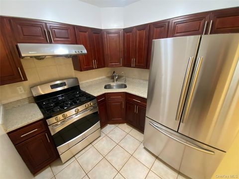 Condo For Sale - 68-05 242nd Street #31A<br/> Little Neck, NY 11362