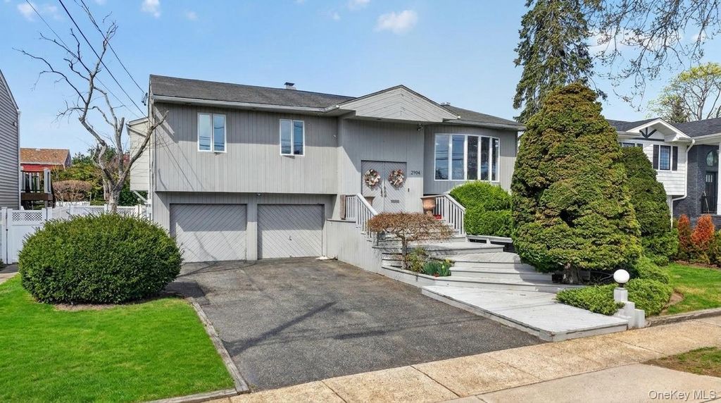 Photo of 2794 Covered Bridge Road, Merrick, NY 11566 (MLS # 986817)