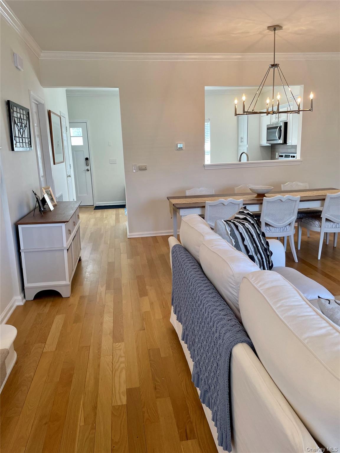 359 Verplanck Avenue