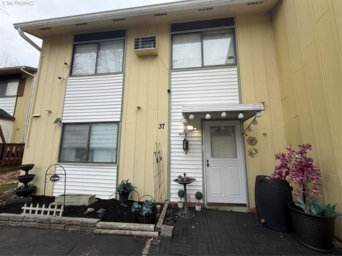 Condo For Sale - 37 Robert Road<br/> Kiamesha Lake, NY 12751