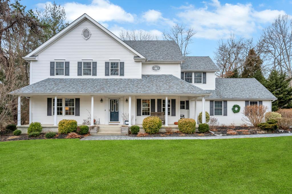 30 Ridgefield Drive, Shoreham, New York image 1