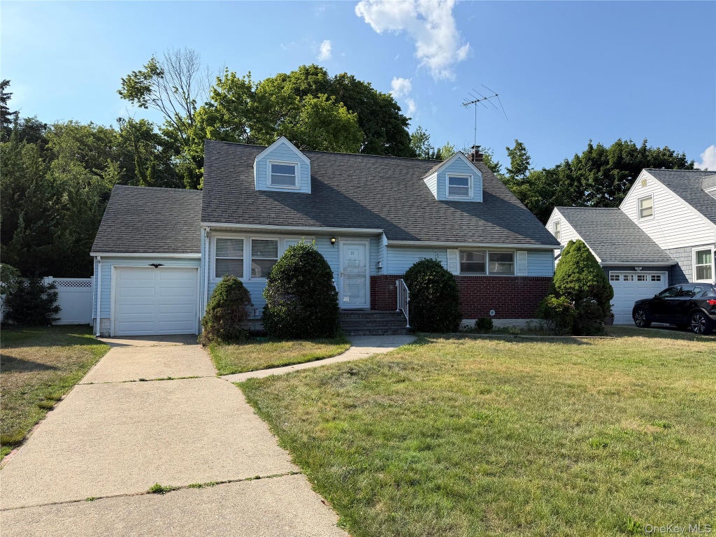 Photo of 21 Morris Road, Bethpage, NY 11714 (MLS # 1020082)