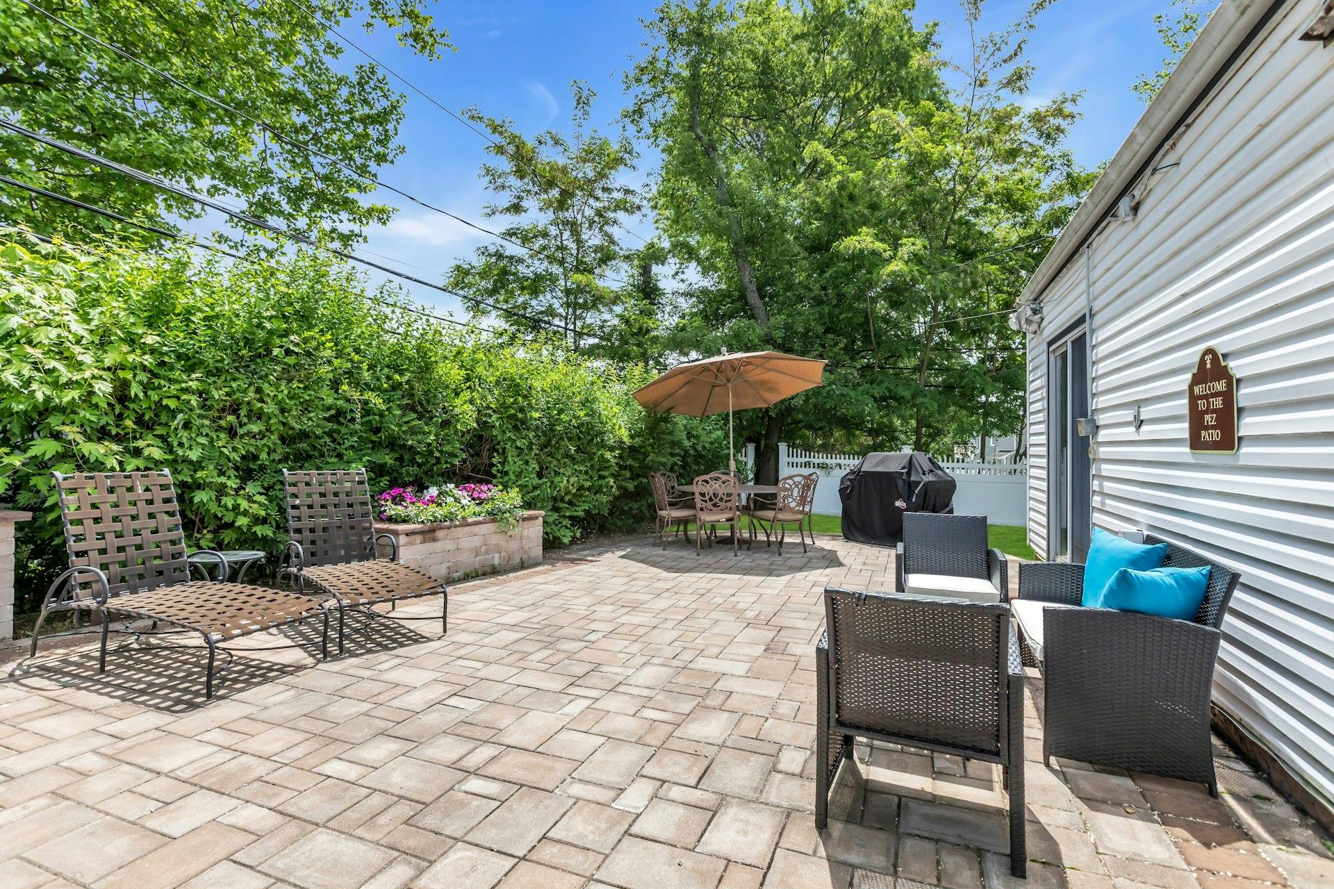 28 Bradford Road, Plainview, New York image 25