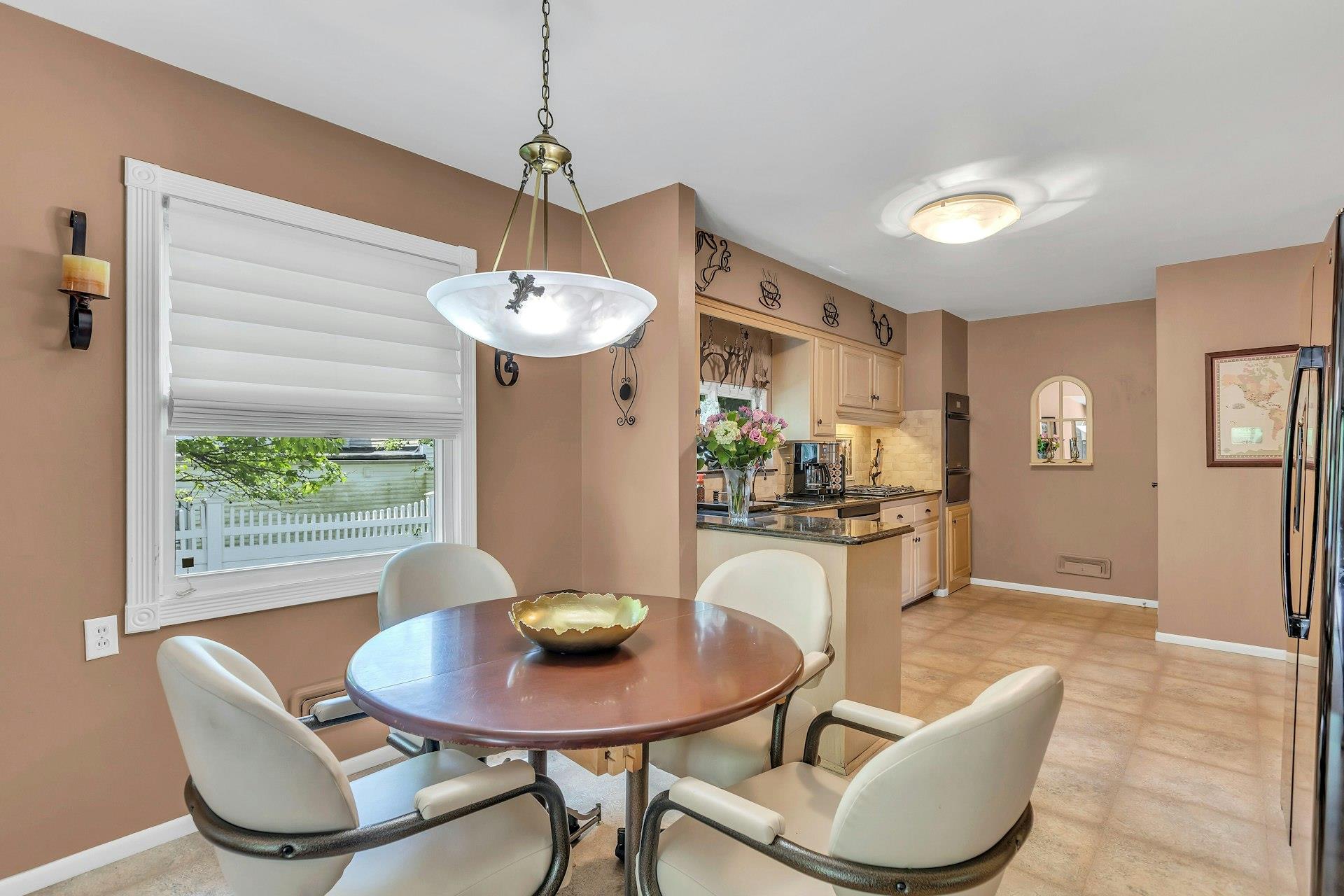 28 Bradford Road, Plainview, New York image 15