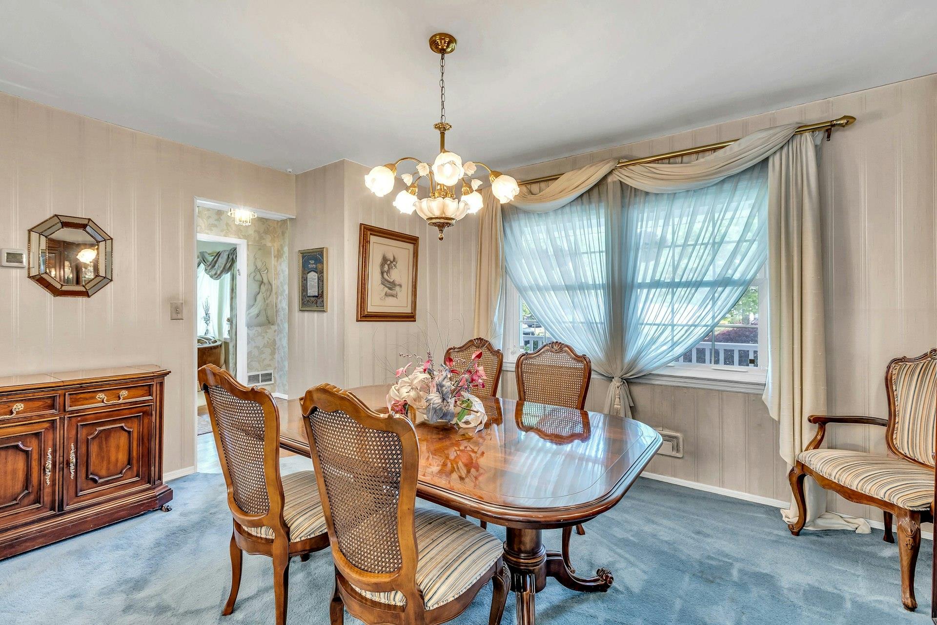 28 Bradford Road, Plainview, New York image 10