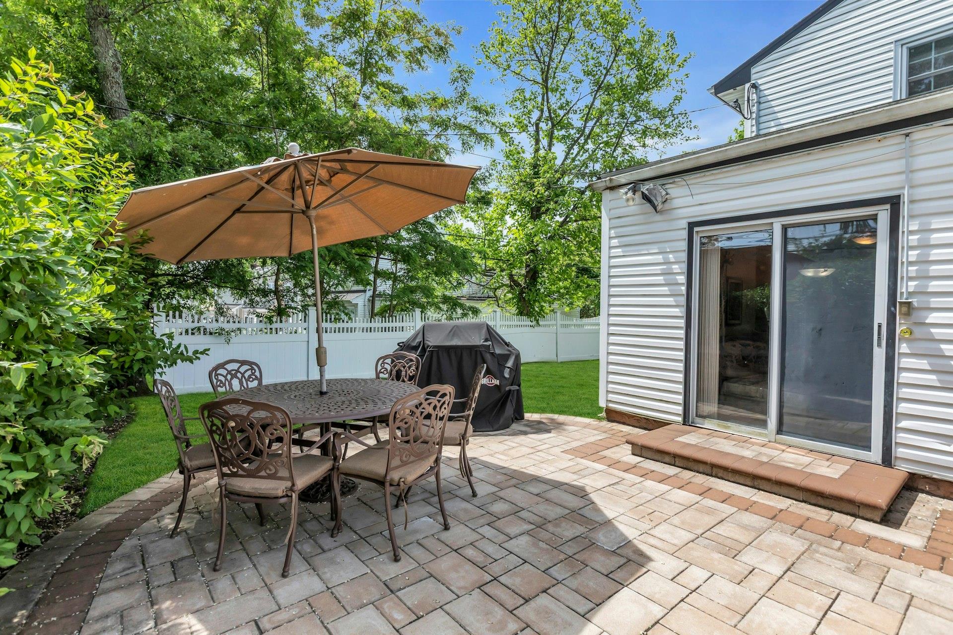 28 Bradford Road, Plainview, New York image 26