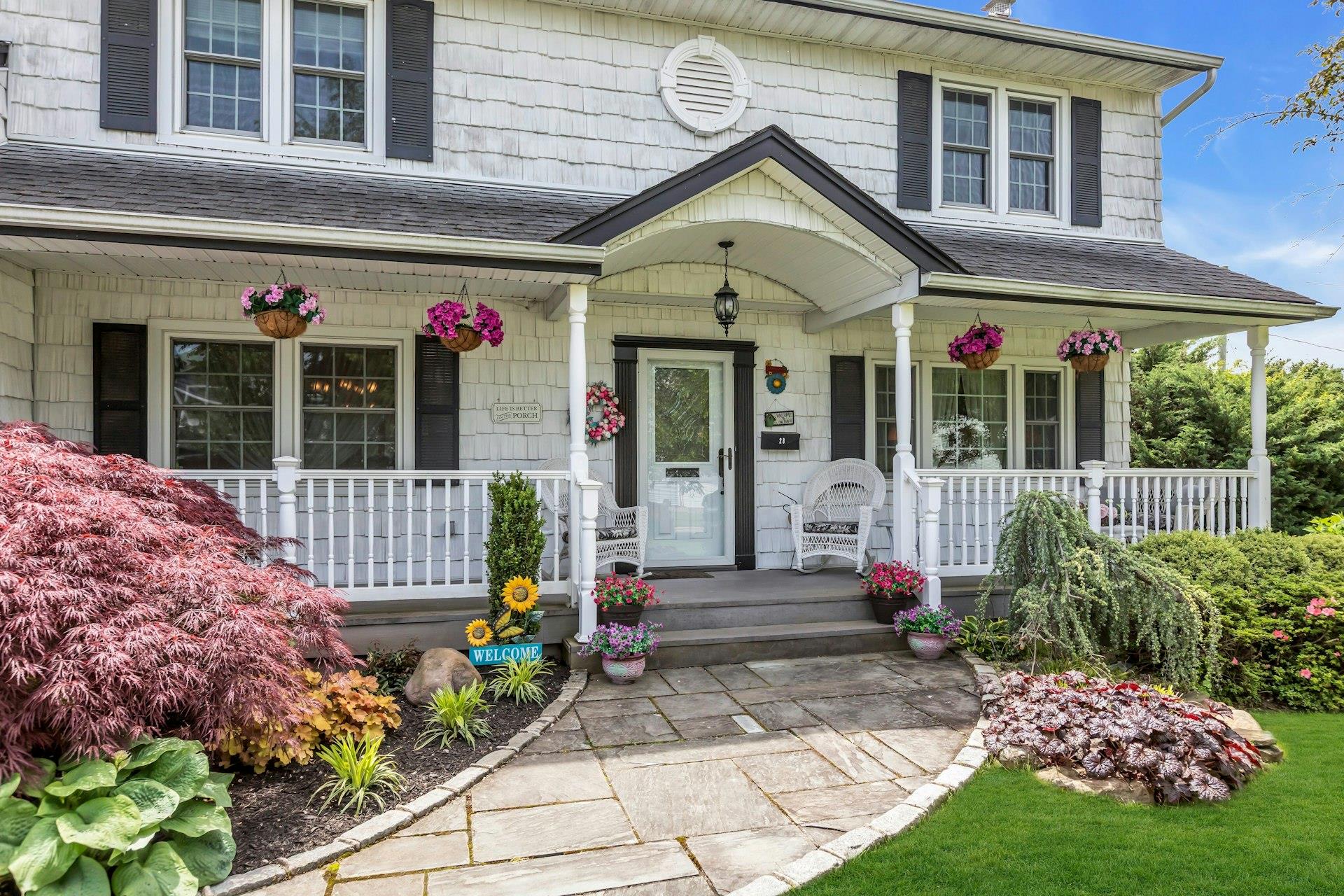 28 Bradford Road, Plainview, New York image 3