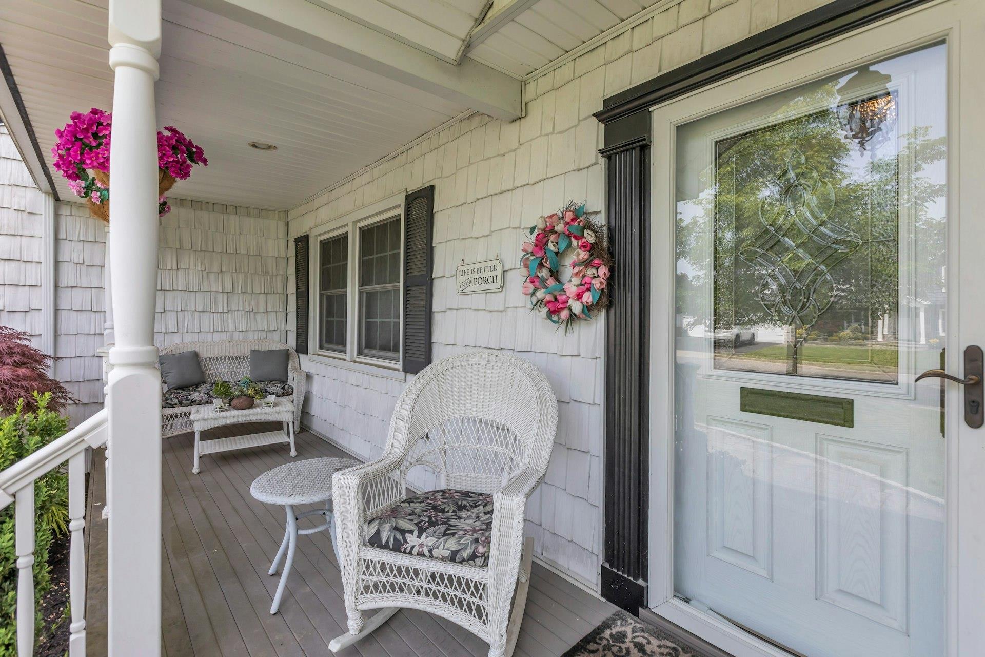 28 Bradford Road, Plainview, New York image 4
