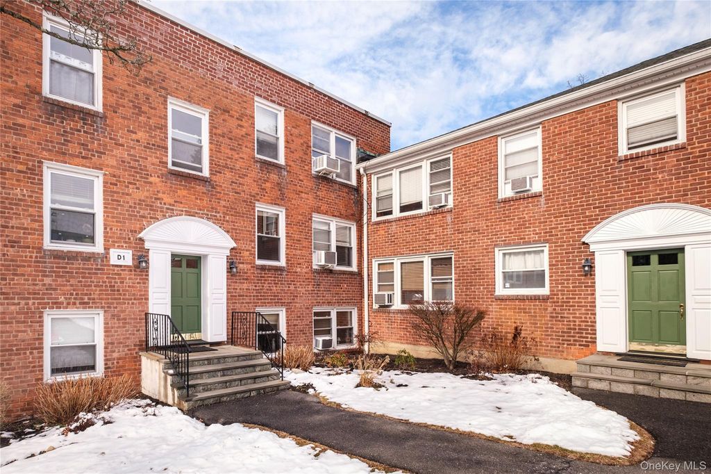 Photo of 95 N Broadway #D1-5, White Plains, NY 10603 (MLS # 952212)