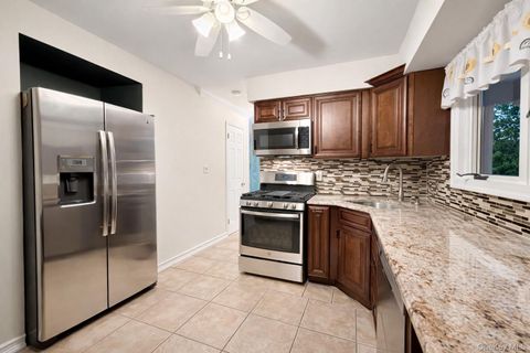 Photo of 26 Garrity Avenue #1st Floor, Ronkonkoma, NY 11779 (MLS # 966168)