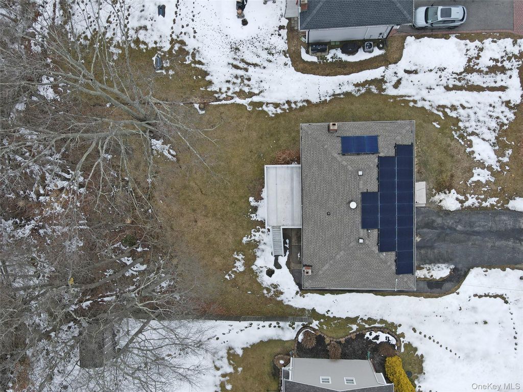 Photo of 205 Connetquot Road, Oakdale, NY 11769 (MLS # 963687)