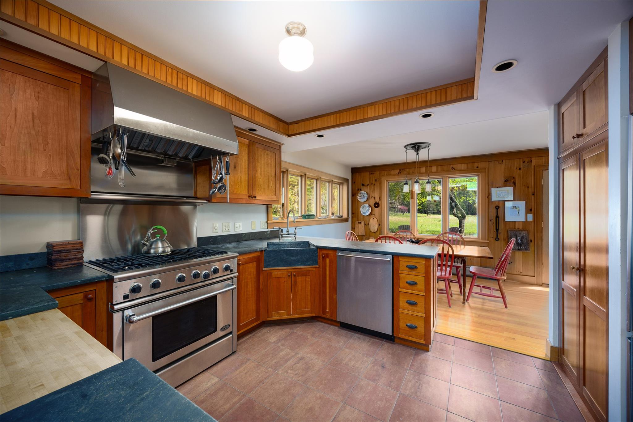 11 Louie Way, Woodstock, New York image 10