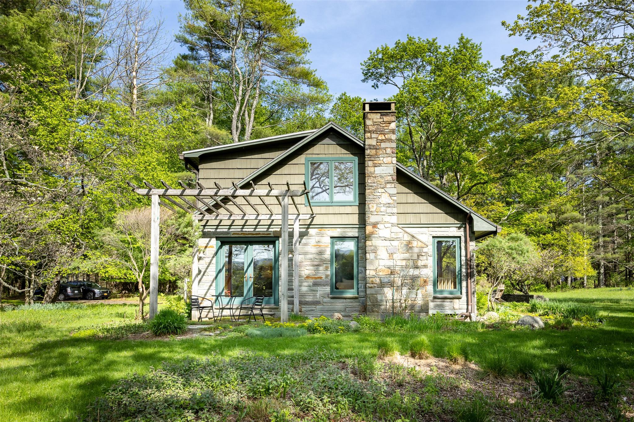 11 Louie Way, Woodstock, New York image 3