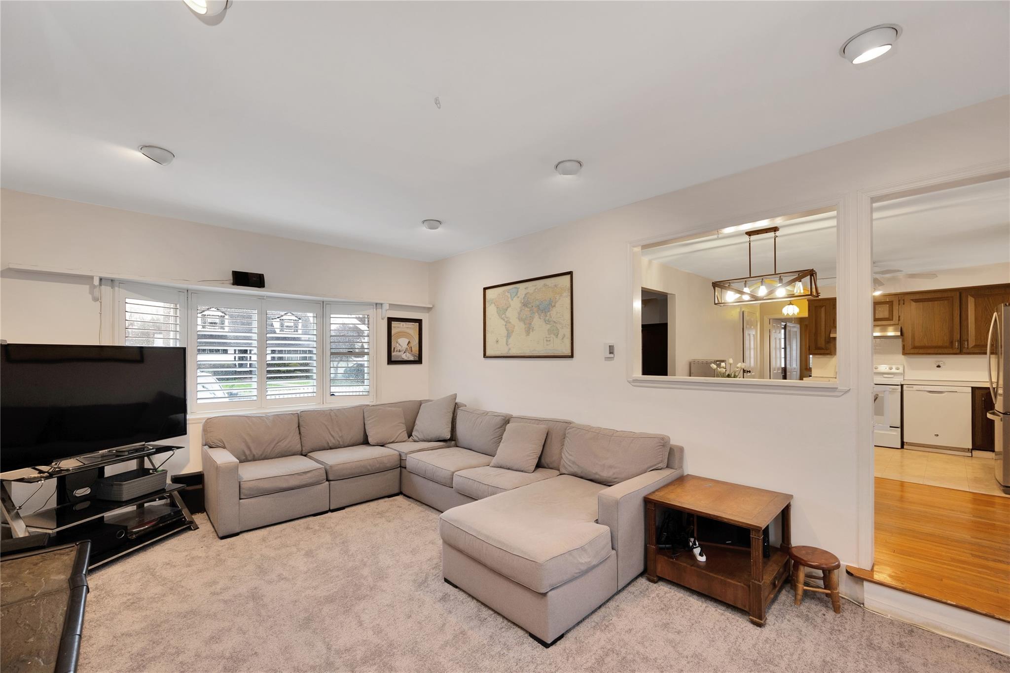 1493 N Meadow Road, Merrick, New York image 15