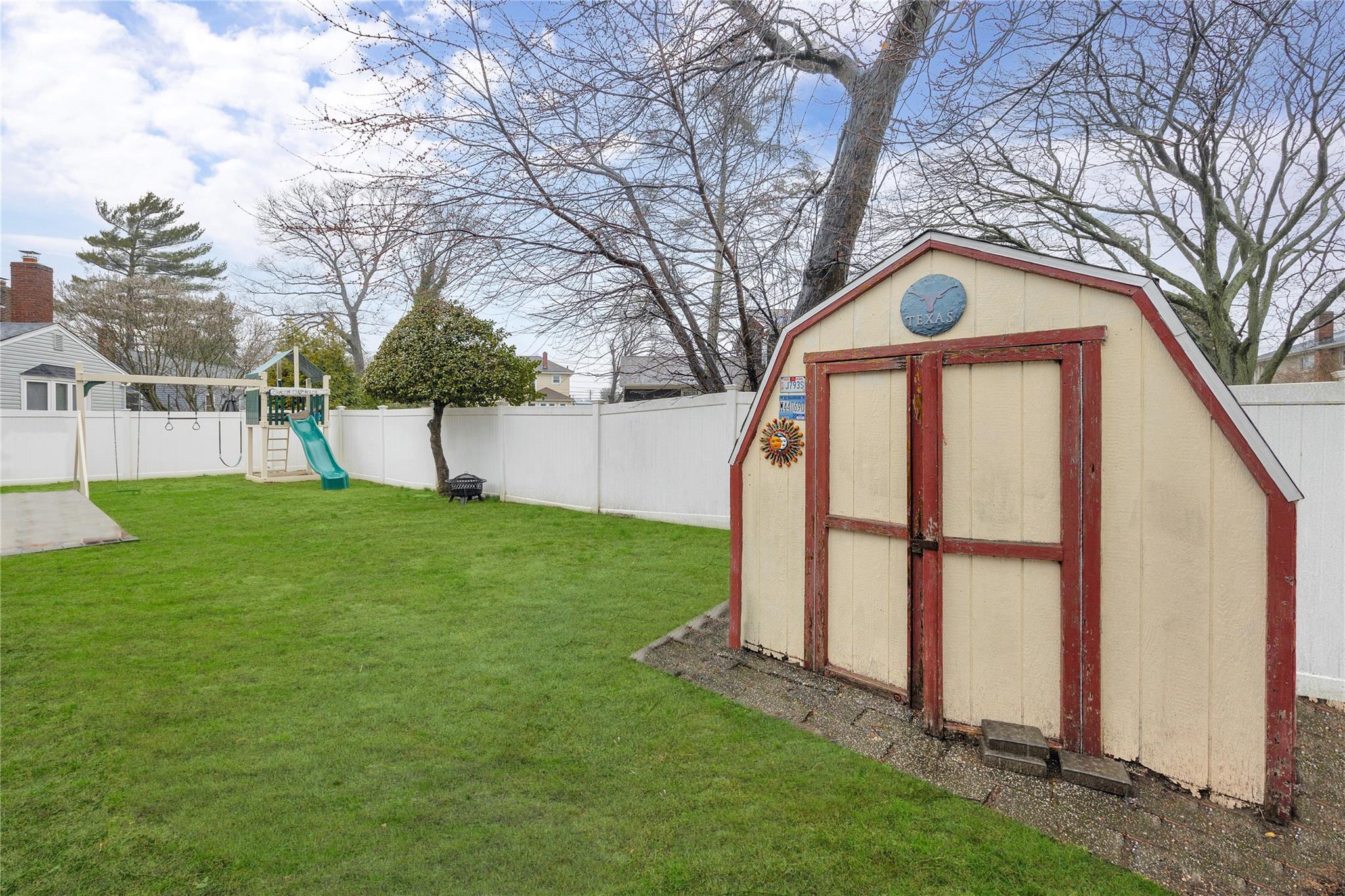 1493 N Meadow Road, Merrick, New York image 26