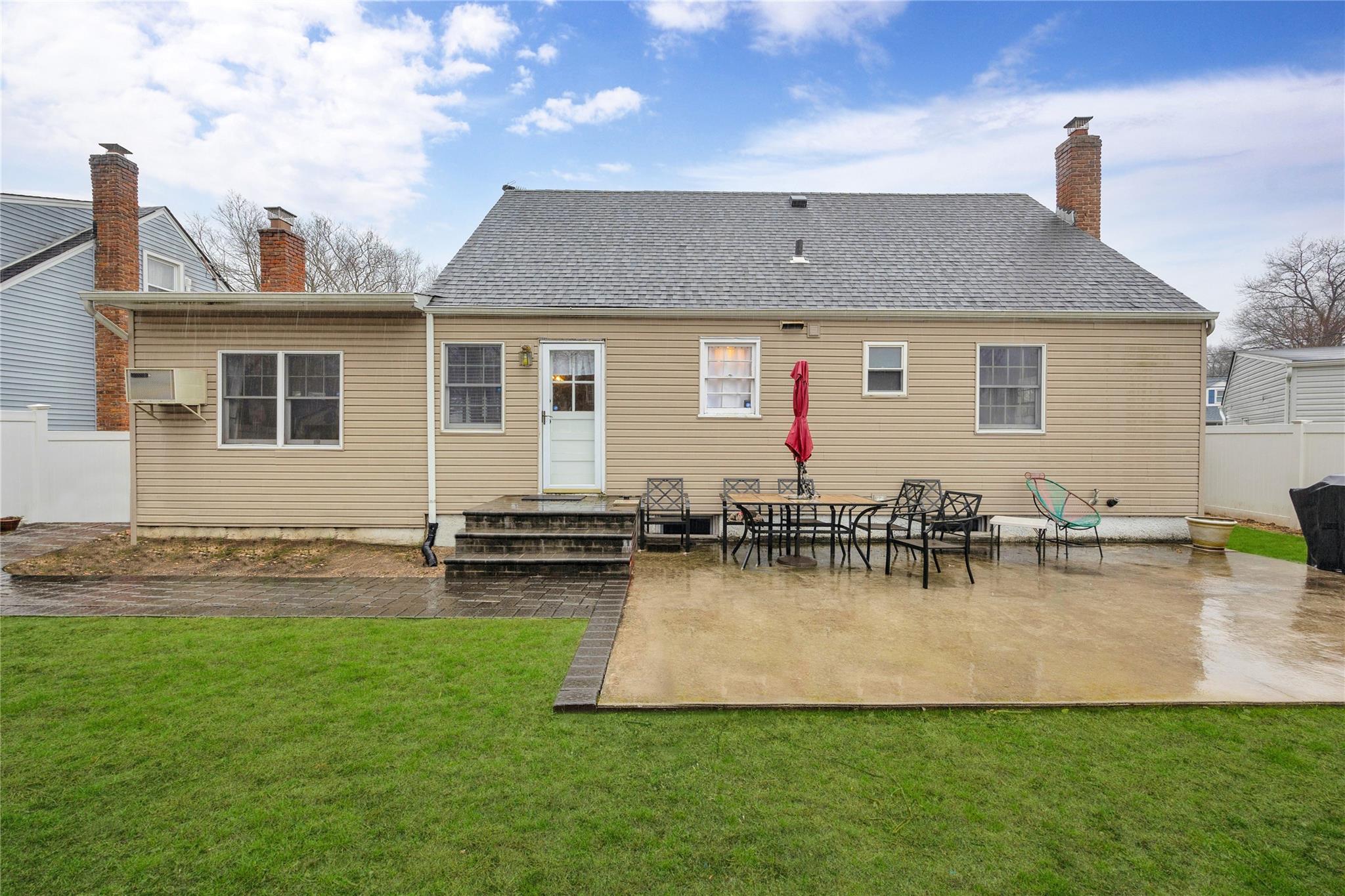 1493 N Meadow Road, Merrick, New York image 24