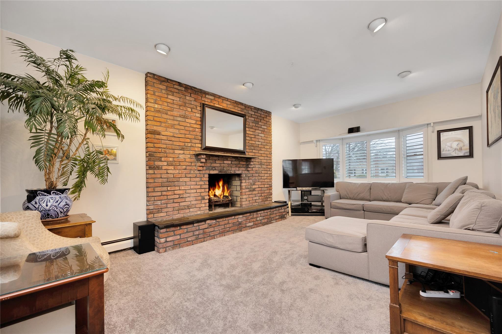 1493 N Meadow Road, Merrick, New York image 13