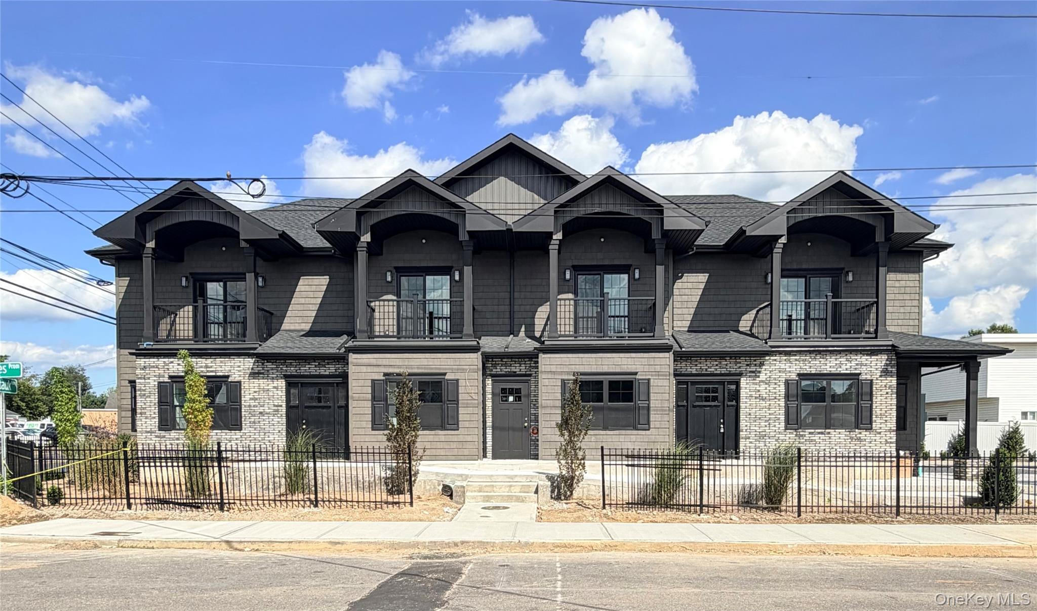 1220 Doges Promenade 1A