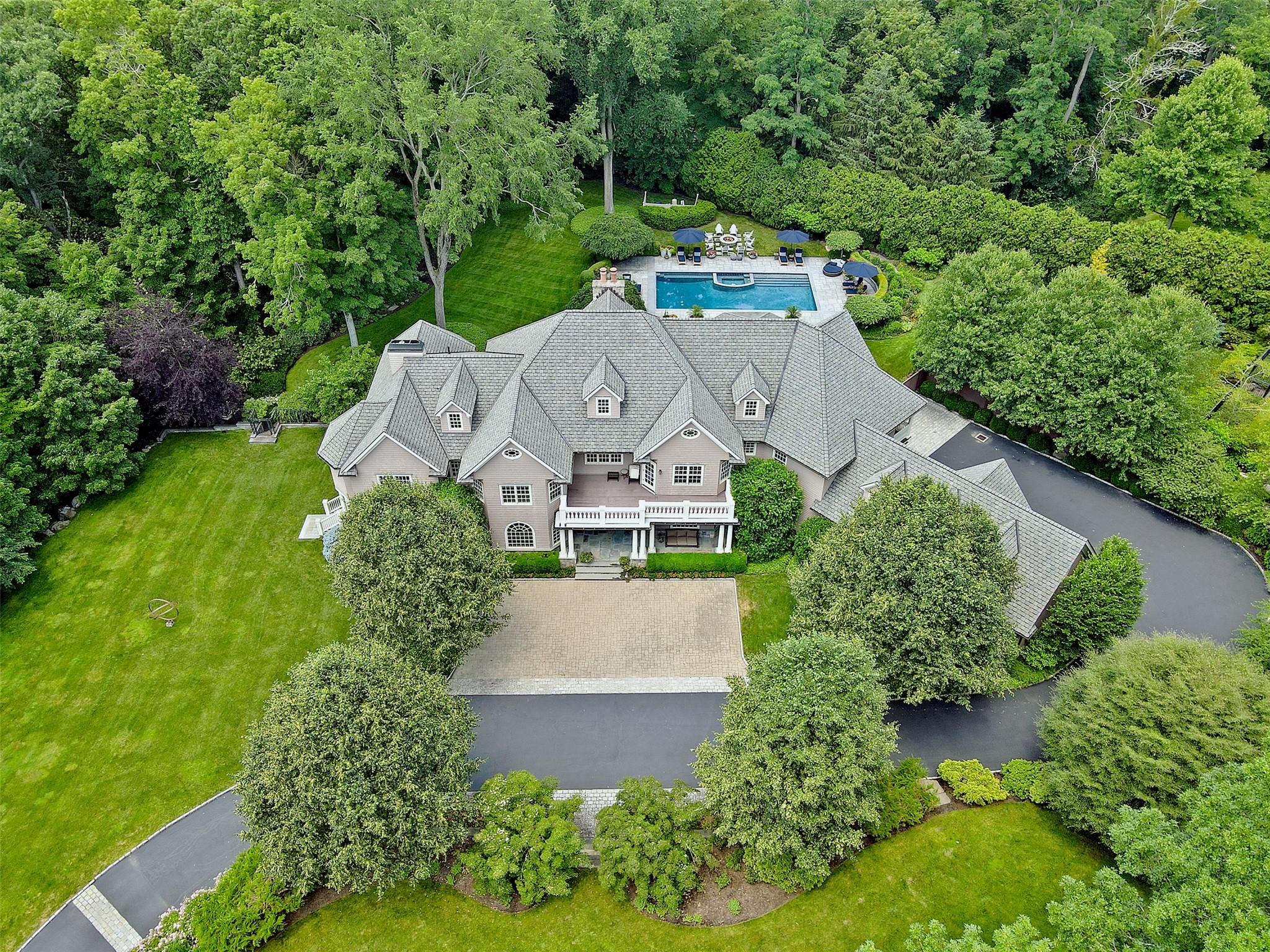Croton Avenue, Bedford Corners, New York - 5 Bedrooms  
8 Bathrooms  
15 Rooms - 