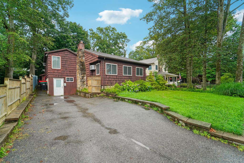 Photo of 16 Rogers Lane, Yorktown Heights, NY 10598 (MLS # 1035859)