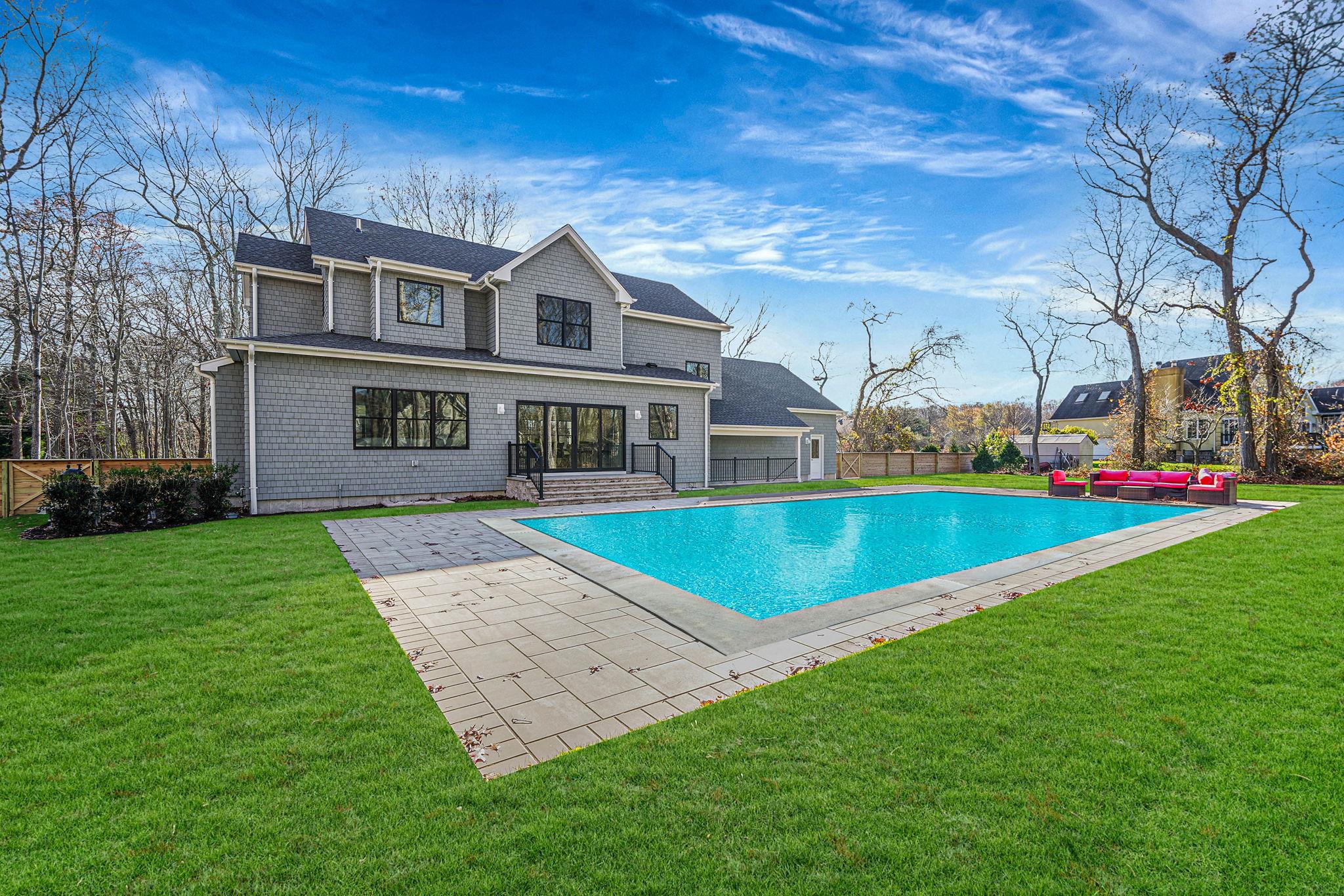 1745 S Stars Road, East Marion, New York image 4