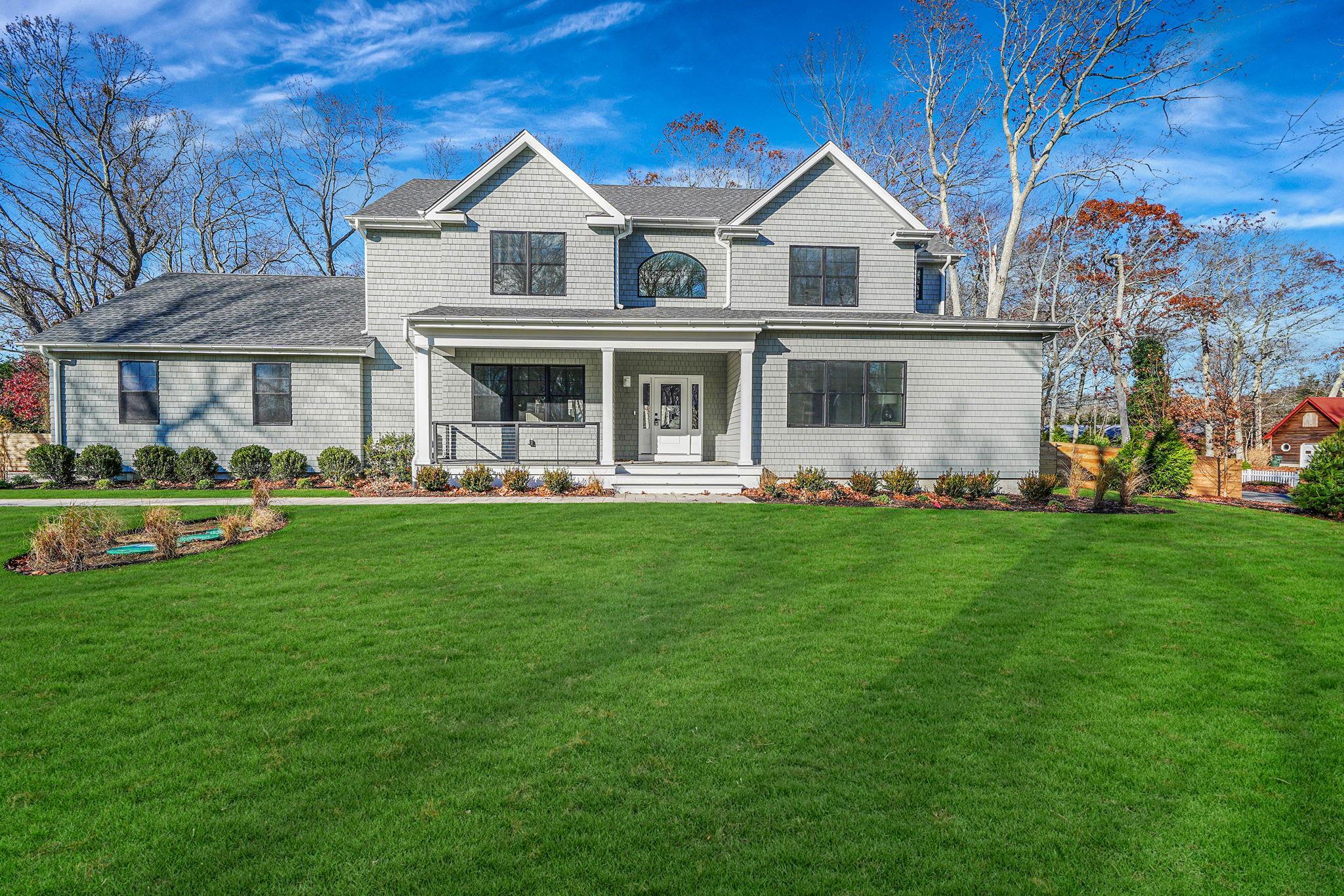 1745 S Stars Road, East Marion, New York image 2