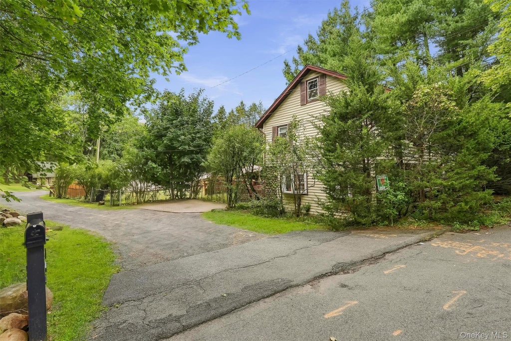Photo of 164 Woodland Avenue, Pearl River, NY 10965 (MLS # 1058454)