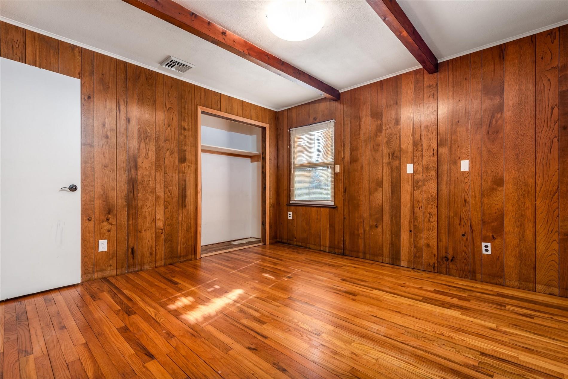 82 Manor Street, Plainview, New York image 14
