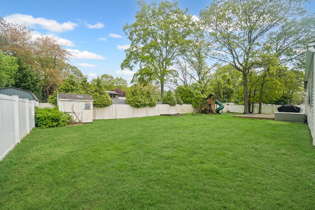 35 Timber Trail Lane, Medford, New York image 8