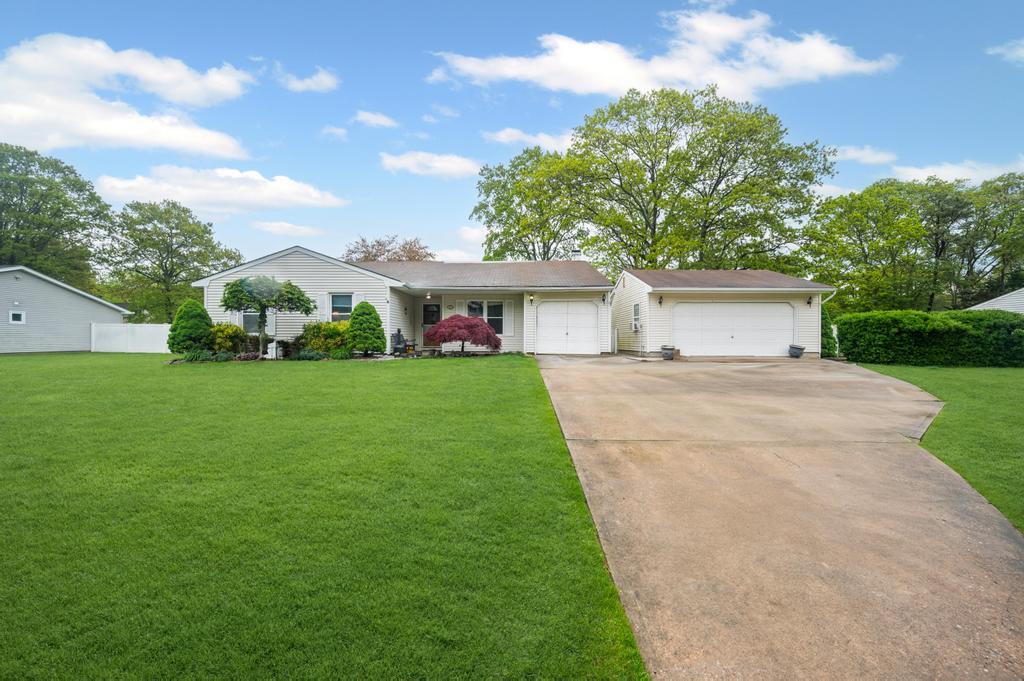 35 Timber Trail Lane, Medford, New York image 3
