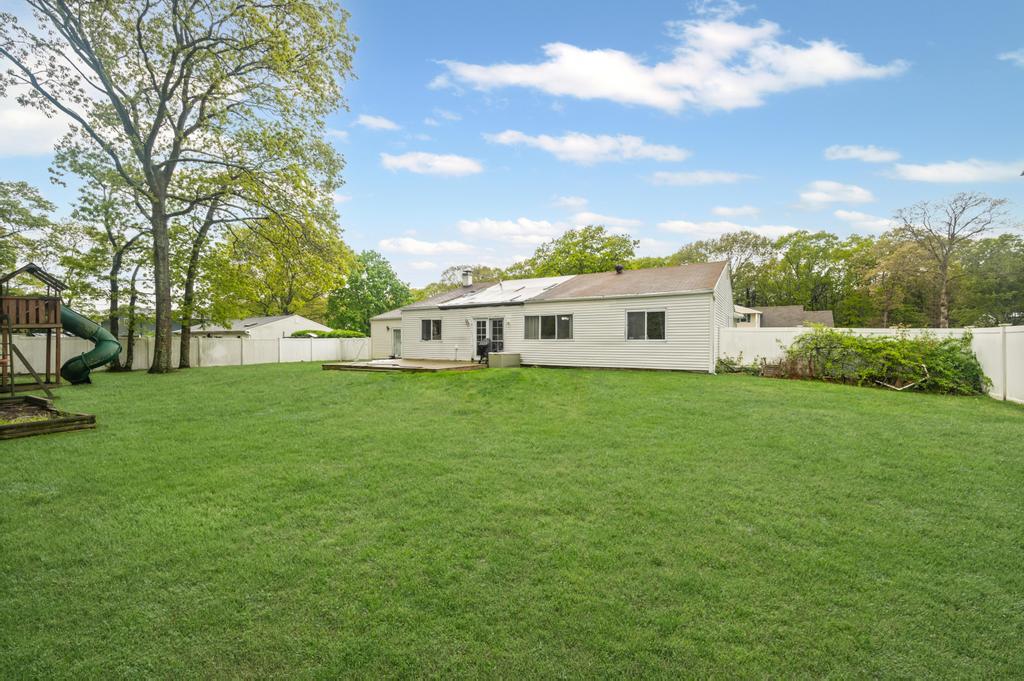 35 Timber Trail Lane, Medford, New York image 7