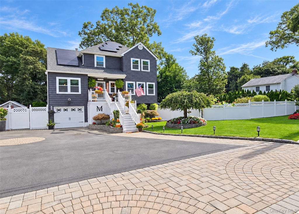 Photo of 521 Park Avenue, Centereach, NY 11720 (MLS # 1055898)