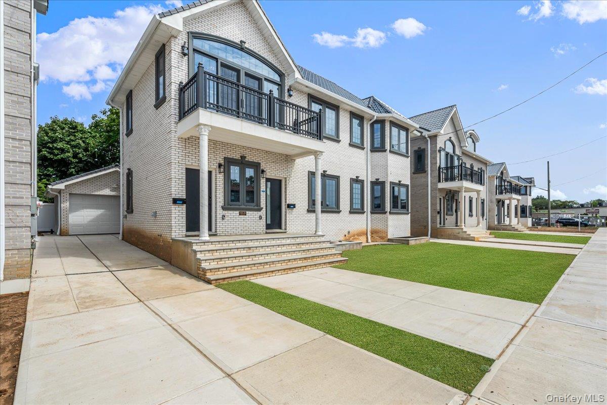 150-17 Hawtree Street