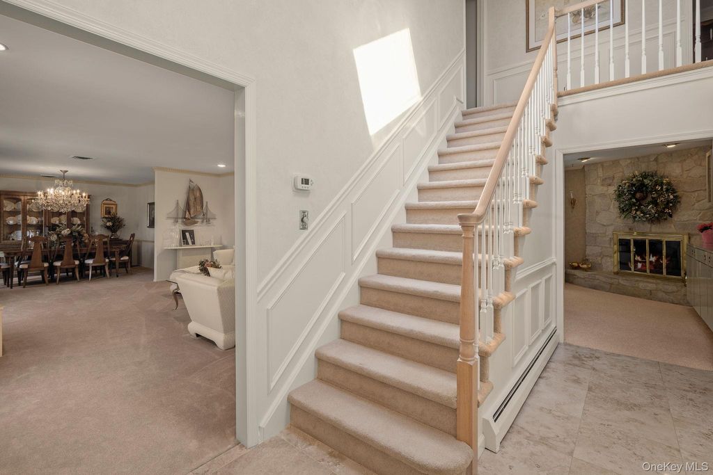 Photo of 32 Fairway Place, Cold Spring Harbor, NY 11724 (MLS # 989814)