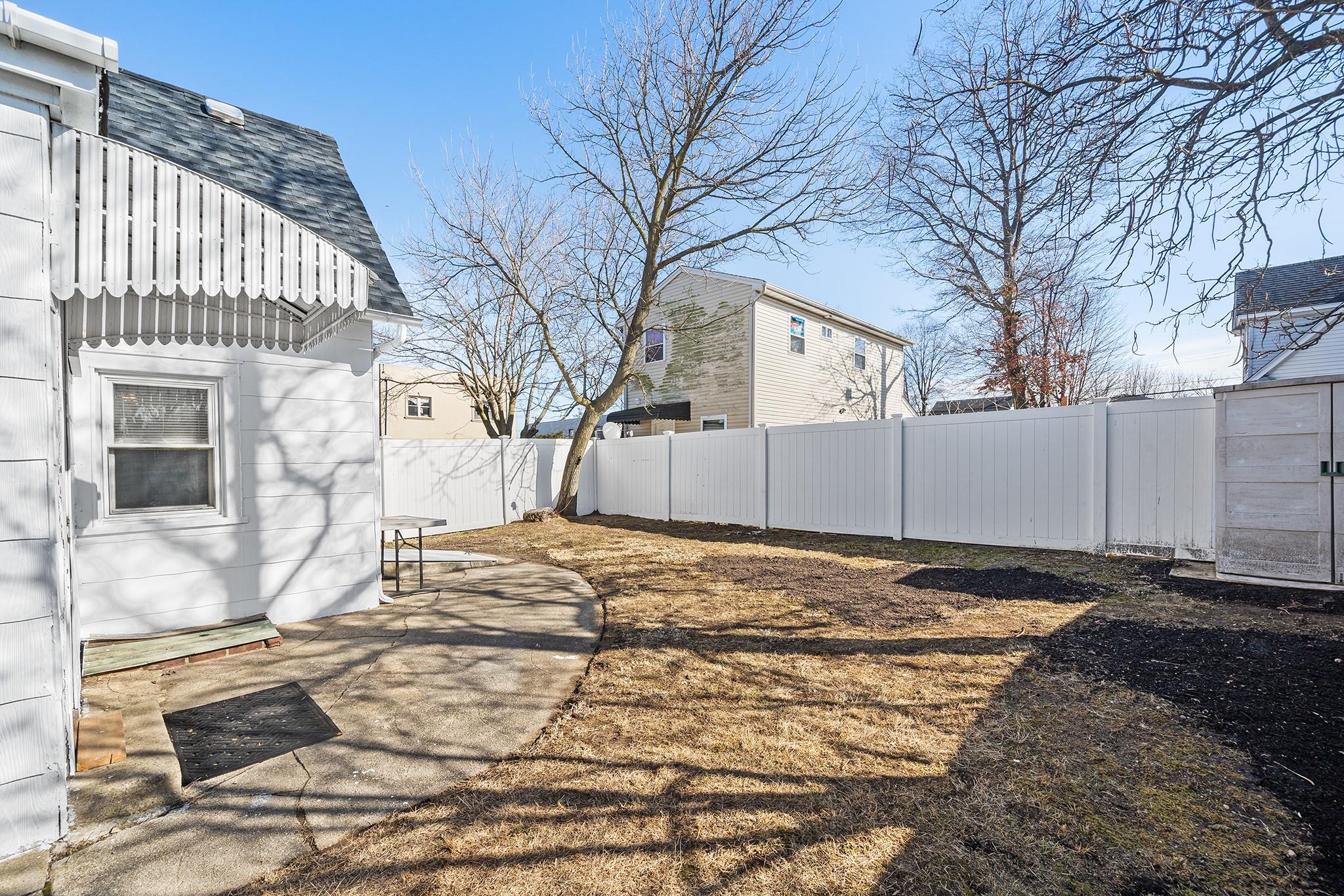 1005 Harrison Street, Uniondale, New York image 22