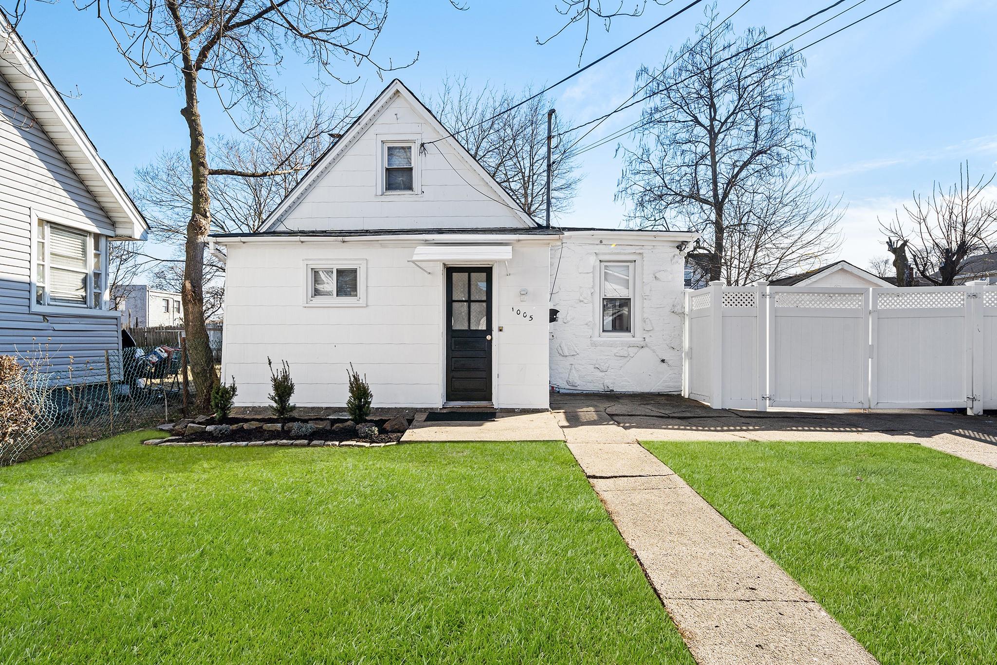 1005 Harrison Street, Uniondale, New York image 1