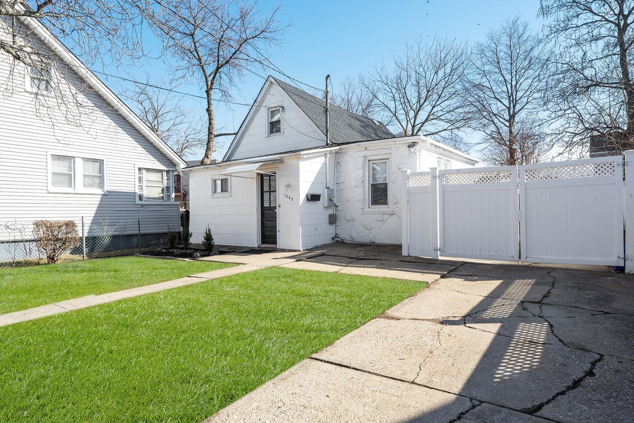 1005 Harrison Street, Uniondale, New York image 2