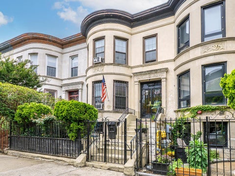 Homes For Sale - 17 Clarkson Avenue<br/> Brooklyn, NY 11226