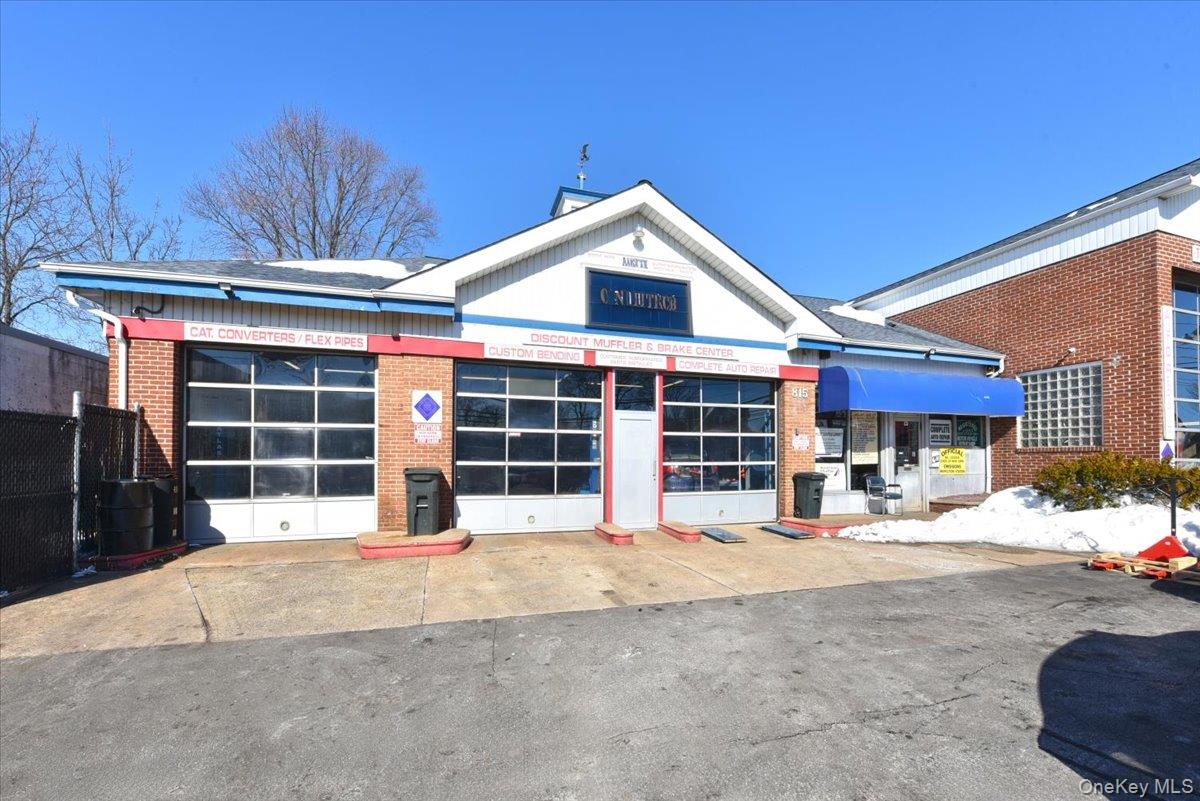 815 Old Country Road