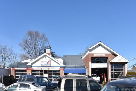 815 Old Country Road Westbury NY 11590