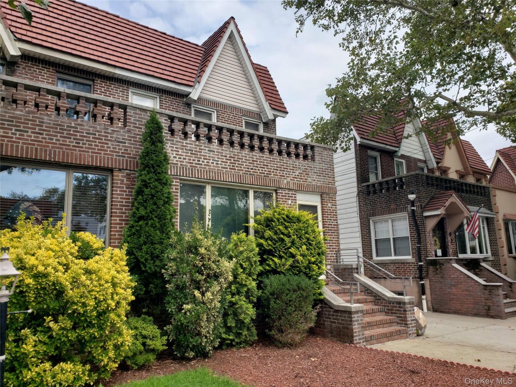 Photo of 8737 Union Turnpike, Glendale, NY 11385 (MLS # 1045250)