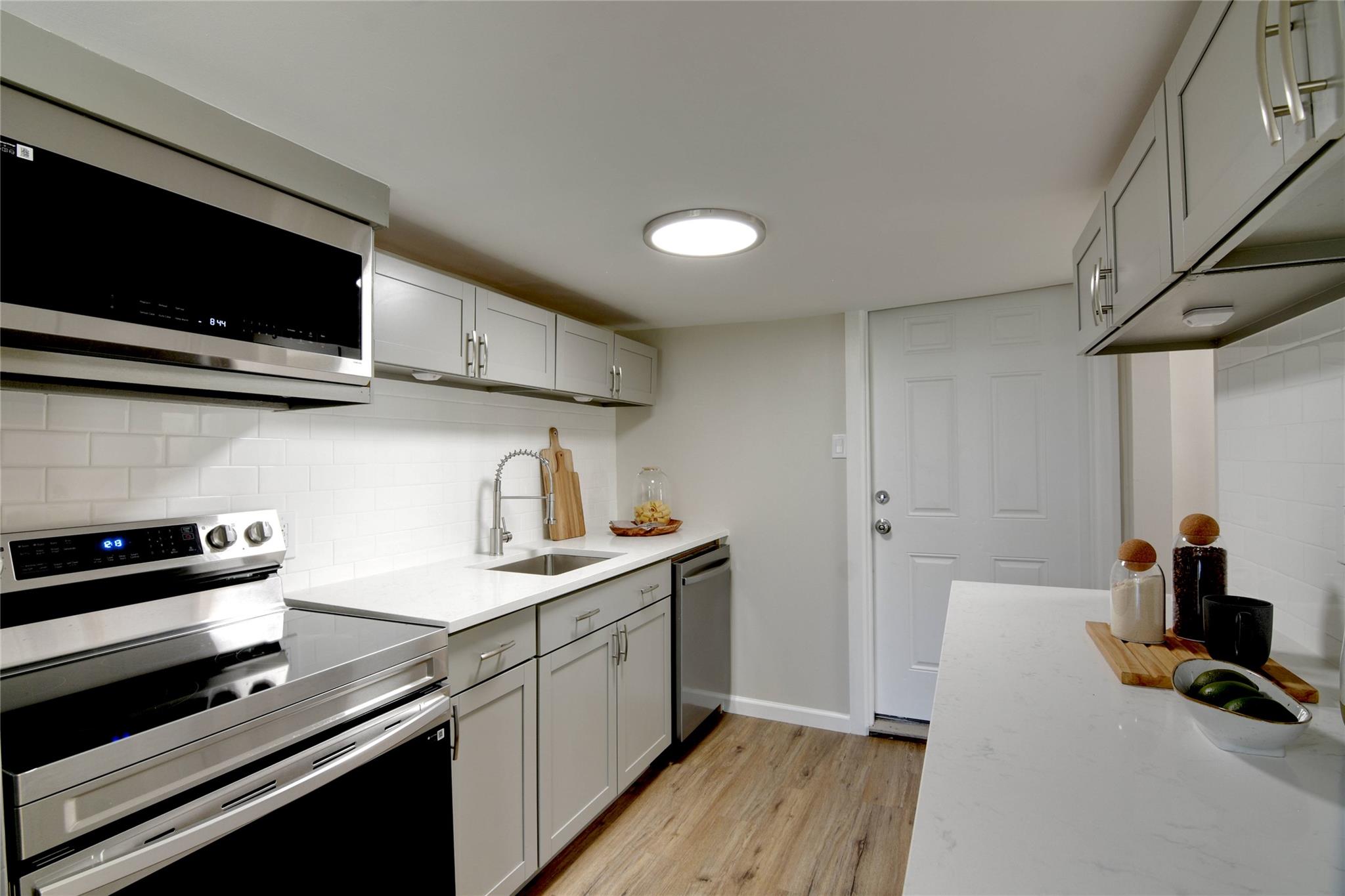 18 Cedar Road, Mastic Beach, New York image 4