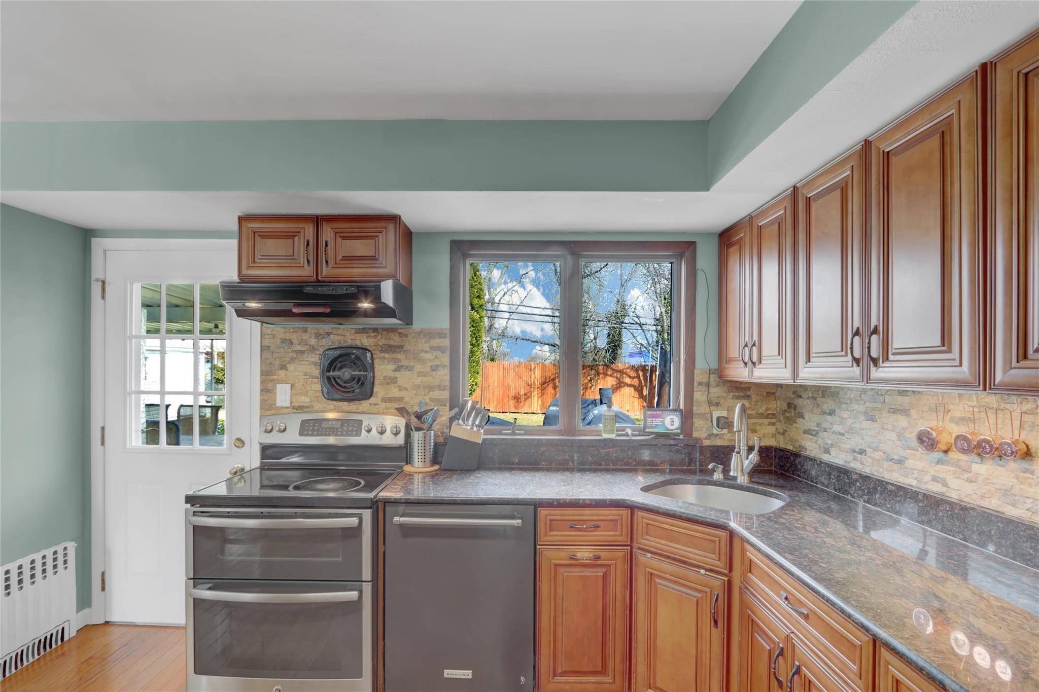 3 Shubert Lane, Oyster Bay, New York image 14