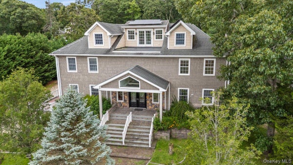 33A NEWTOWN RD, HAMPTON BAYS, NY 11946 - Image c502fc27fa2de9db28572d889f4e9849/832177393