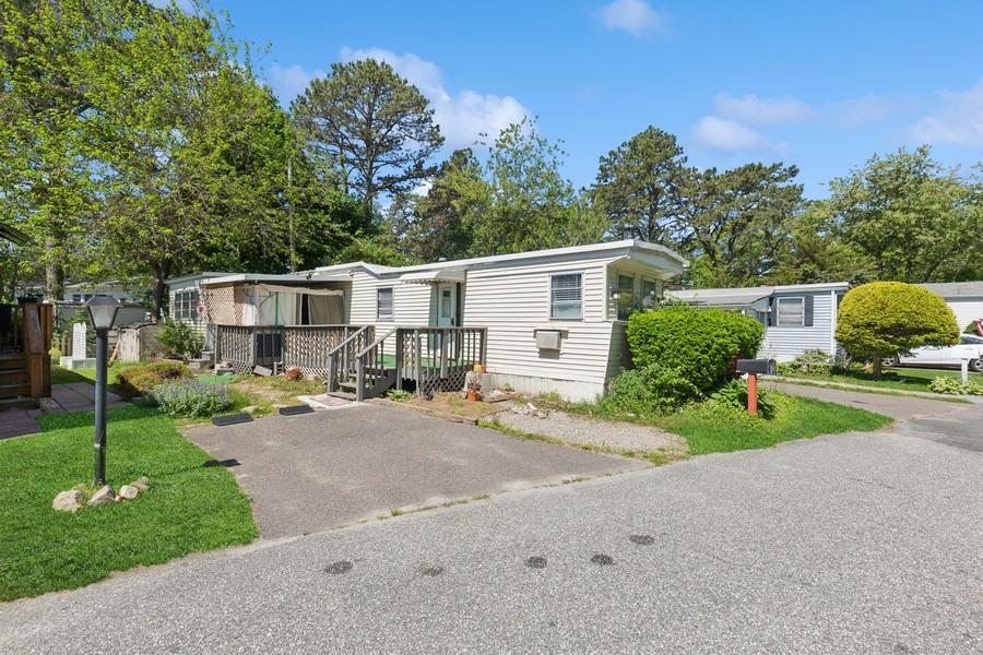 525-C7 Riverleigh Avenue