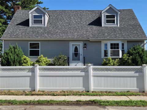 Homes For Sale - 85 Schleigel Boulevard<br/> Nassau County, South Farmingdale, NY 11735